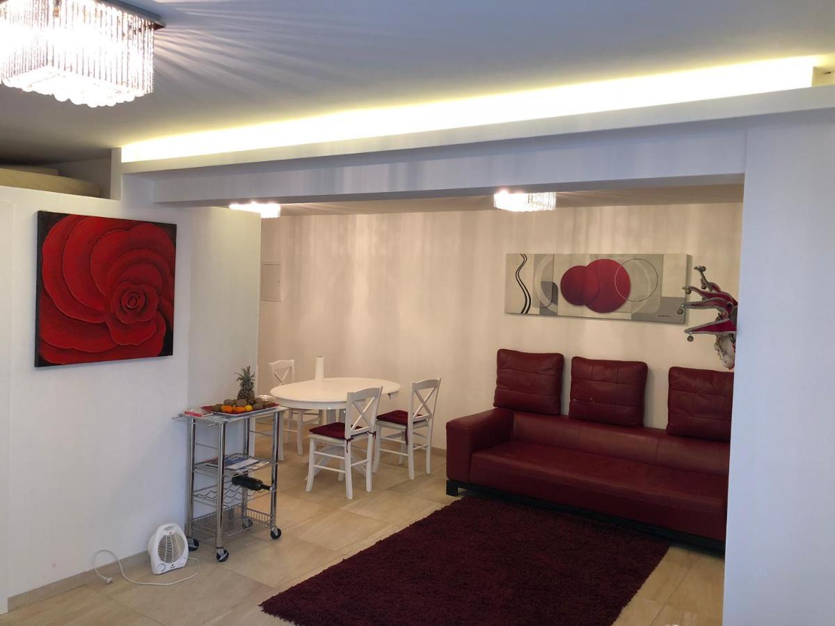 Guest House Valerija Ičići Esterno foto